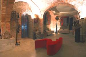 Xtrallusion offers characteristic Bed and Breakfast, B&B, Guest House, Hotel, Albergo and Country Lodge accommodation in Italy. Plus independent self-guided Walking, Adventure, Activity, Skiing and Paragliding Holiday itineraries on the Italian Rivieras, in the Italian Lakes, in the Italian Alps and in some of the most beautiful corners of Italy.